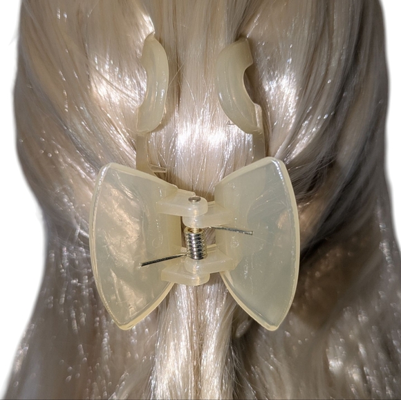 🍁 3/$15 Boutique Squiggle Claw Hair Clip - Picture 2 of 6